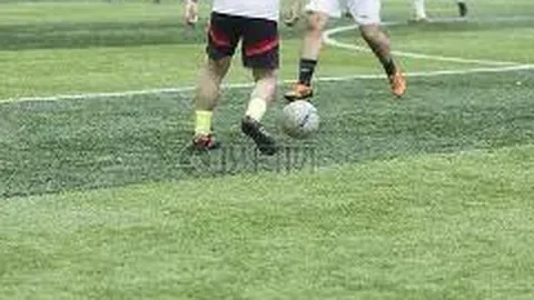 “2025年校园教职工篮球赛事启幕”