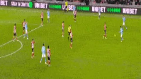 2025意甲中场争霸再现：曼德拉戈拉轰入12球，与足球传奇同分20球，仅次于小麦一臂之力！